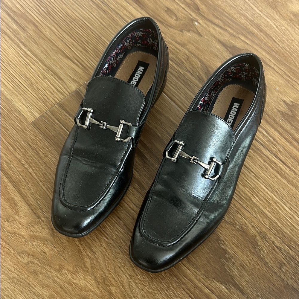 Steve Madden Black Leather Slip-On Loafers
